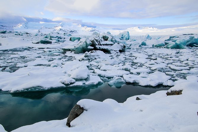 3-Day Ice Cave, South Coast, Golden Circle and Northern Lights - Guides, group size, and the feel of the ride