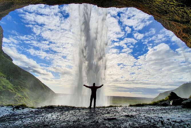 3 Day Tour Jokulsarlon - Golden Circle - South Coast - Glacier Hike - Boat Tour - Day one: Thingvellir, Geysir, Gullfoss, and Kerid