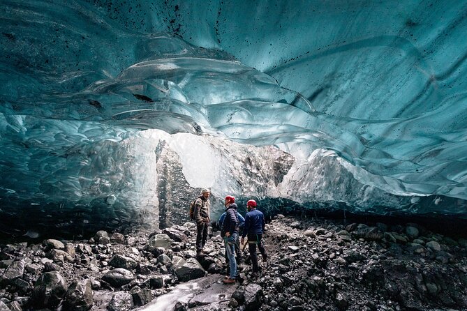 4-Day Iceland: Golden Circle, South Coast, Volcano Hike & Northern Lights - Day 2: Reynisfjara and the ice of Jökulsárlón