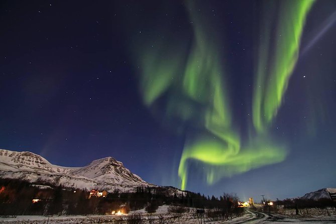 4x4 Reykjavik Northern Lights Tour with Photographer — Aurora RVK - What the evening feels like at the stops