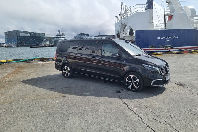 Airport Transfer - The first views on the road to Reykjavik