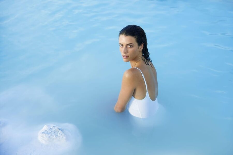 Blue Lagoon: Premium Admission with Drinks and Face Masks - Making the most of the sauna and steam cave