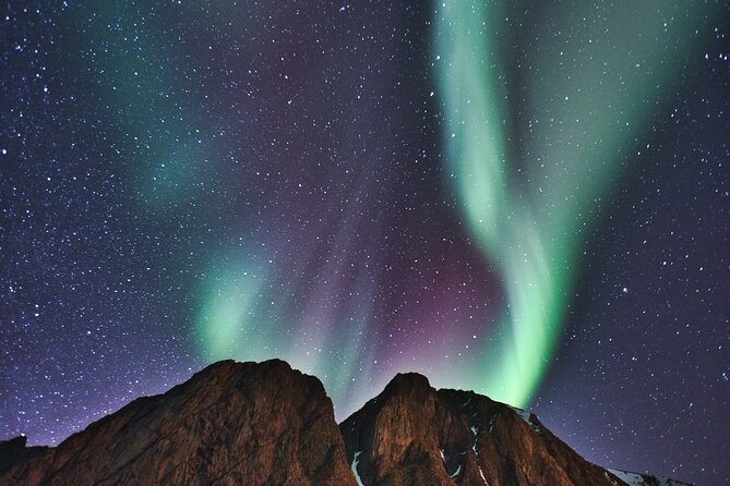 Cozy Northern Lights Tour with Icelandic Treats - Guides, stories, and help with your camera