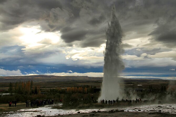Day Trip to the Golden Circle and Hot spring Geyser by 4WD Jeep from Reykjavik - A guide-led day with room to breathe