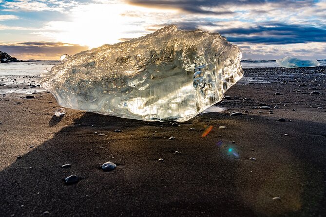 Diamond Beach & Jökulsárlón Floating Glacier Guided Day Tour - Boat time, meals, and what is included