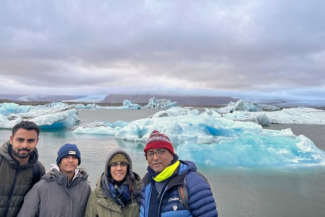 Diamond Beach & Jökulsárlón Floating Glacier Guided Day Tour - Weather, fitness, and timing