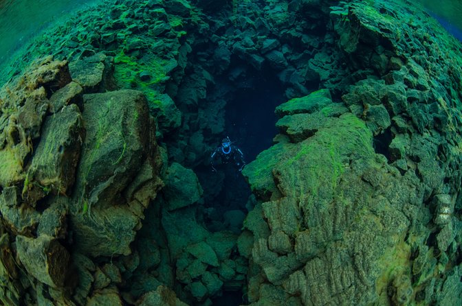 Freedive Silfra Half Day Tour - Warming up with hot cocoa afterward