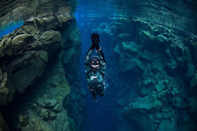 Freedive Silfra Half Day Tour - The briefing and equipment fitting
