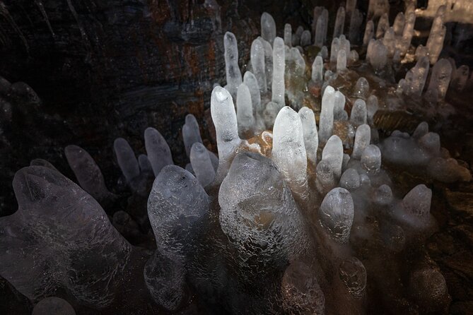From Reykjavík: Evening Lava Tunnel Tour and Northern Lights Tour - Two Iceland highlights in one five-hour evening