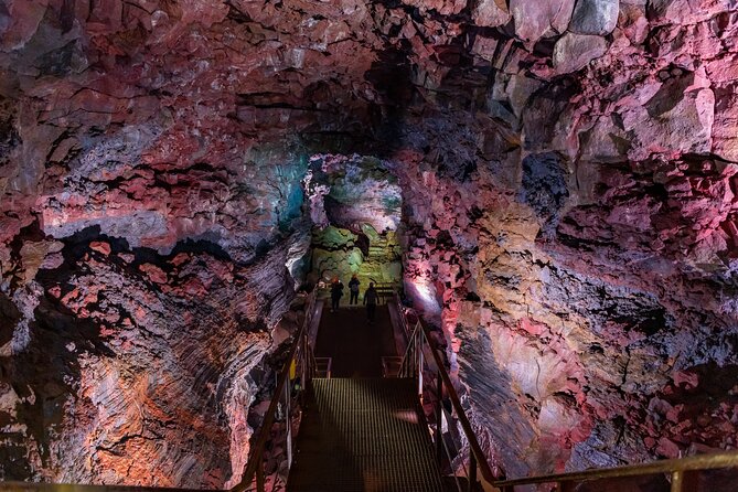 From Reykjavík: Evening Lava Tunnel Tour and Northern Lights Tour - From the cave to the Northern Lights hunt