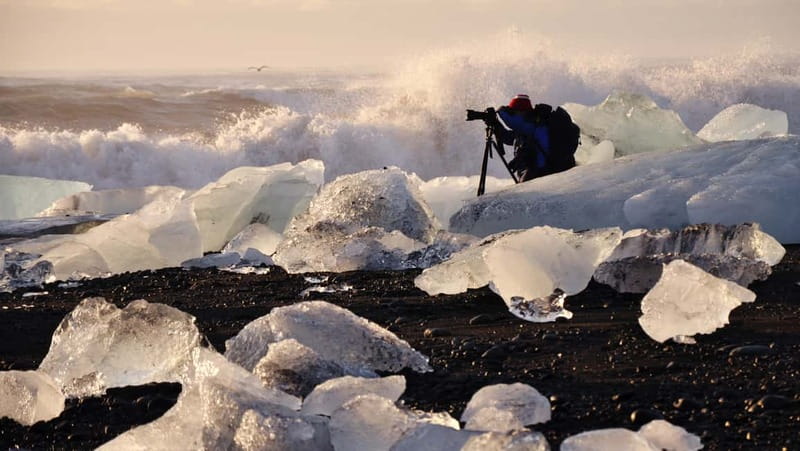 From Reykjavik: Glacier Lagoon and Fjaðrárgjúfur Canyon Tour - The long road to Jökulsárlón