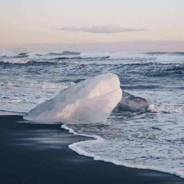 From Reykjavik: Glacier Lagoon Boat Ride, Diamond Beach Tour - The early start and the long road east