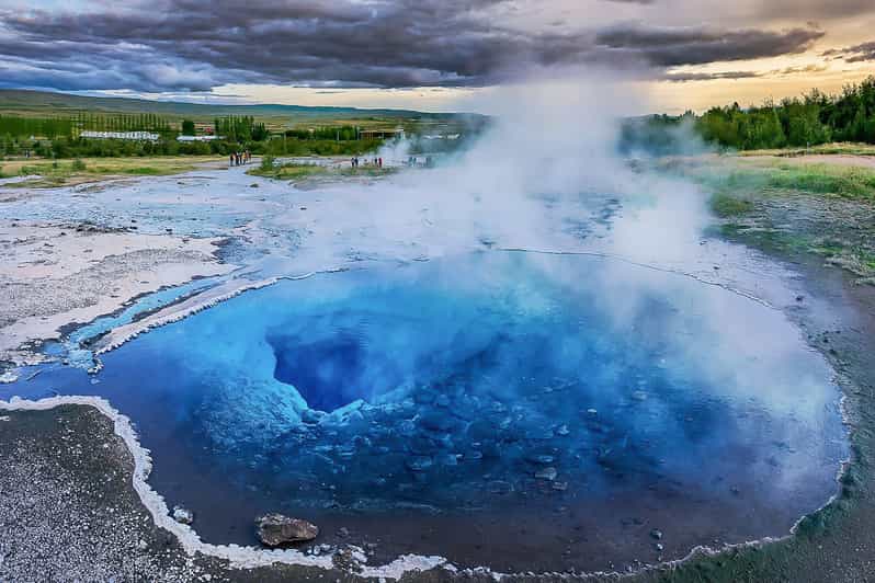 From Reykjavik: Golden Circle Full-Day Tour - Þingvellir: Iceland’s parliament and a shifting earth