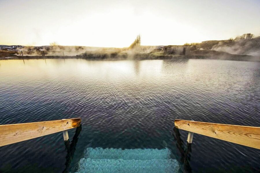 From Reykjavik: Golden Circle, Kerid, & Secret Lagoon Tour - Guides, drivers, and the feel of the bus