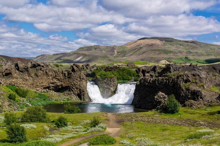 From Reykjavik: Landmannalaugar Day Tour by Luxury Jeep - Entering Landmannalaugar’s colorful mountains