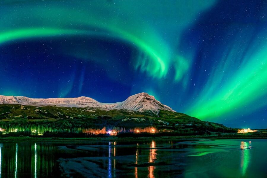 From Reykjavik: Northern Lights Chase with Expert Guide - Guides Who Keep Watching the Sky