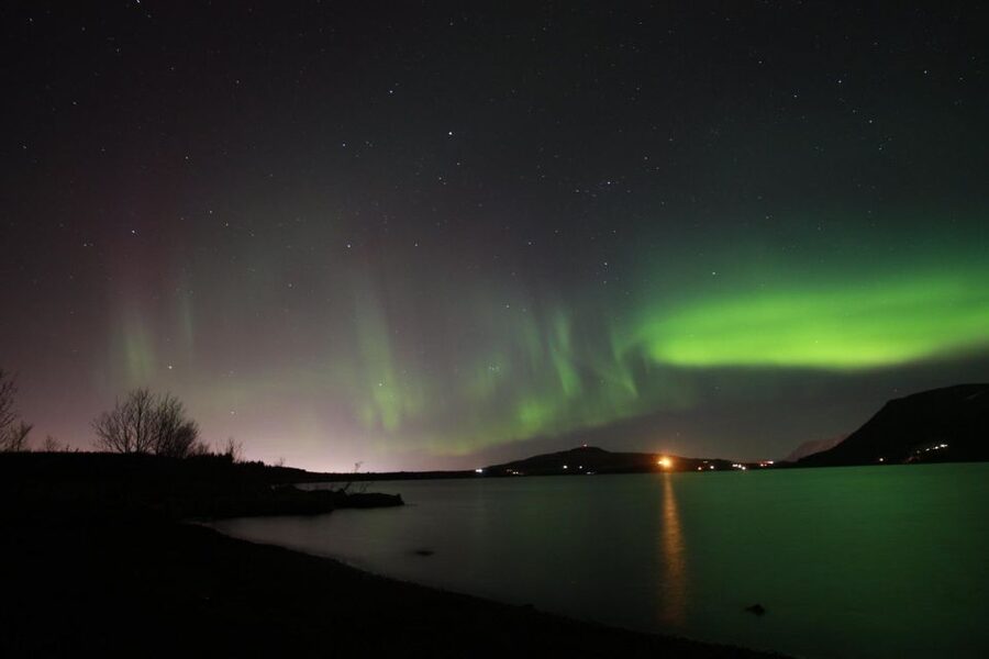 From Reykjavik: Northern Lights Hunt Super Jeep Tour - Hot chocolate, kleinur, and telescope time
