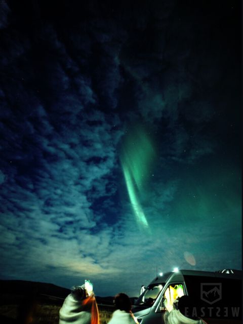 From Reykjavik: Northern Lights Tour with Hot Cocoa & Photos - Free photos are a major part of the value
