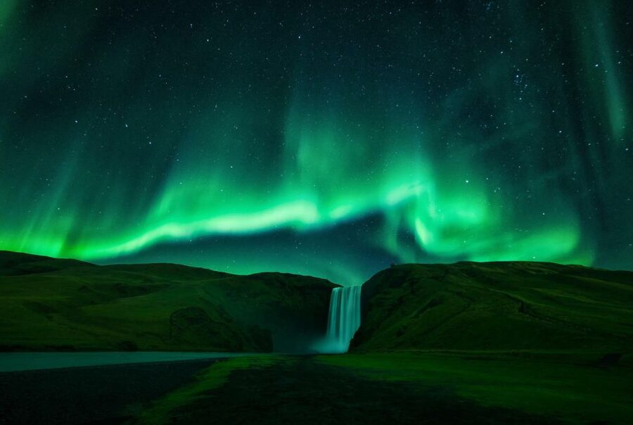 From Reykjavik: Northern Lights Tour with Lifetime Guarantee - Chasing the aurora beyond Reykjavik