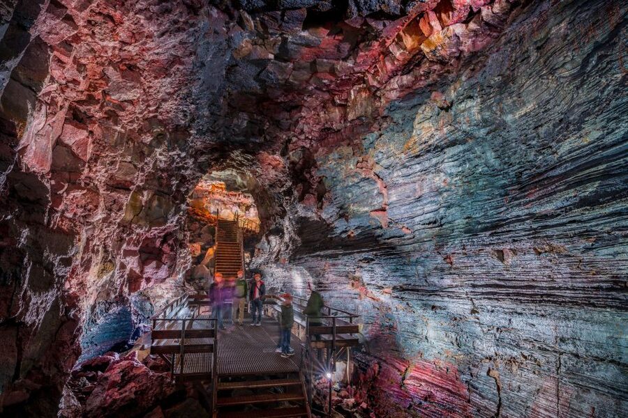 From Reykjavik: Raufarhólshellir Lava Tunnel by Bus - Why the lights-out stop matters