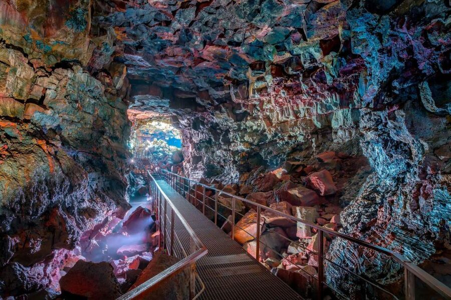 From Reykjavik: Raufarhólshellir Lava Tunnel by Bus - Practical clothing and timing advice