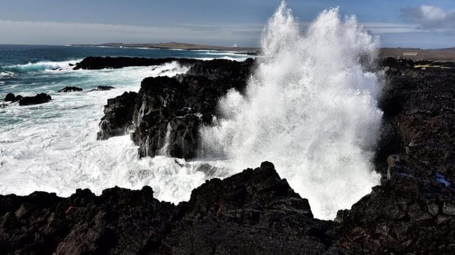 From Reykjavik: Reykjanes Geopark Tour & Airport Transfer - Seltun and Krýsuvík, where the ground looks alive