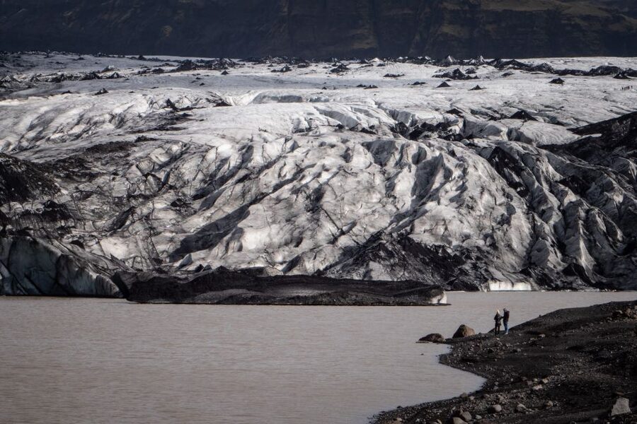 From Reykjavík: South Coast Highlights Day Tour - A short pause in Vík