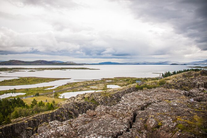 Full Day Golden Circle - Guided Tour - Guides, vehicle, and the feel of the day