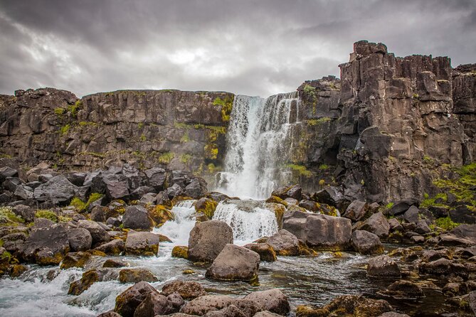 Full Day Golden Circle - Guided Tour - Geysir and Strokkur: a reliable geothermal show