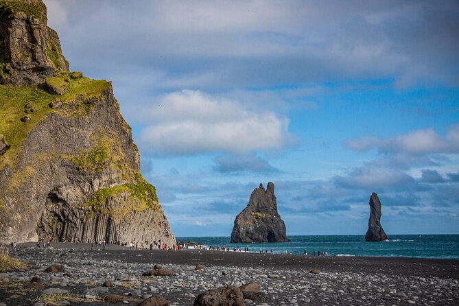 Full Day South Coast to Vík - Guided Tour - Seljalandsfoss and Gljúfrabúi: two waterfalls, two different moods