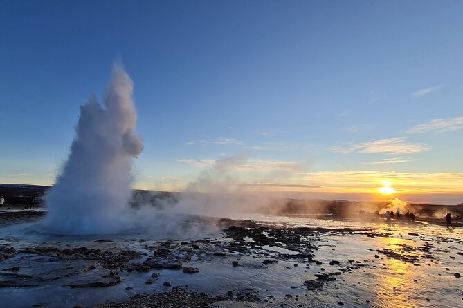 Geological Golden-Circle Tour / Small group adventure - Starting in Reykjavik with a six-person group