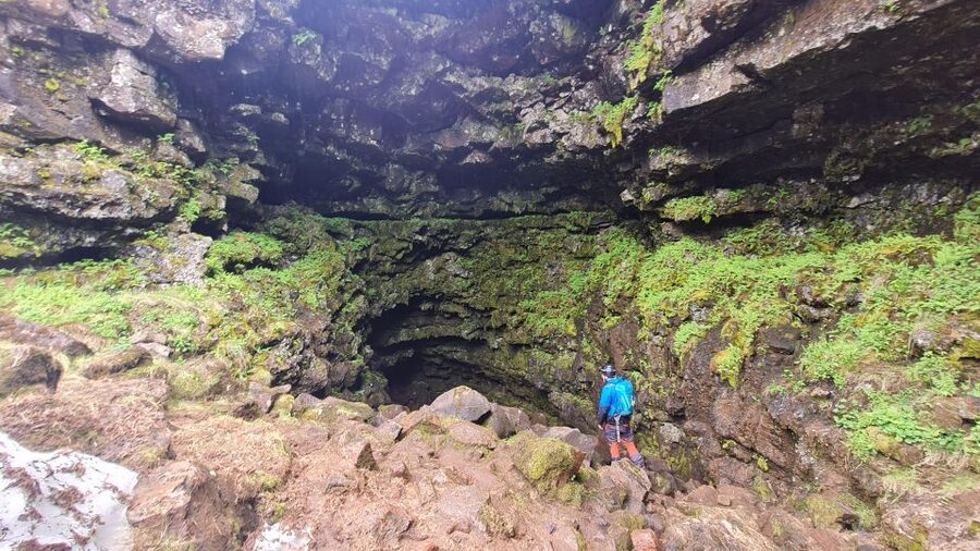 Geological Lava Tunnel Adventure - Arnarker Cave - The best seasons for Arnarker