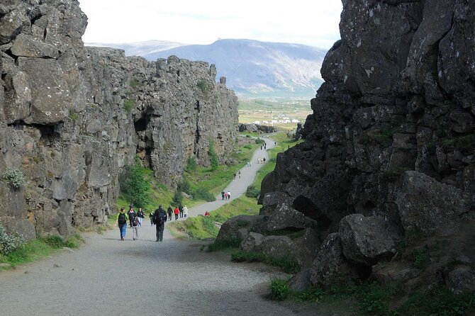 German-speaking Private Golden Circle Tour - Brúarfoss: turquoise water in a compact setting