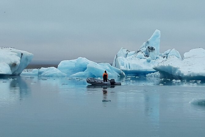 Glacier Lagoon Private Tour with Private Zodiac boat ride on the Iceberg Lagoon - Seljalandsfoss and Skógafoss begin the day