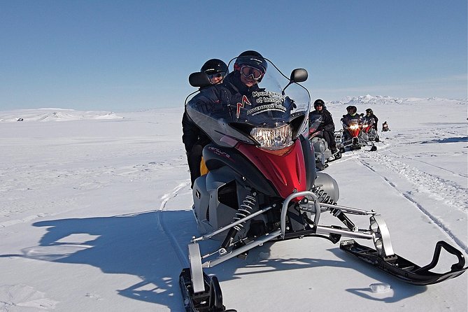 Golden Circle and Glacier Snowmobile Experience from Reykjavik - The bus features are useful on an 11-hour day