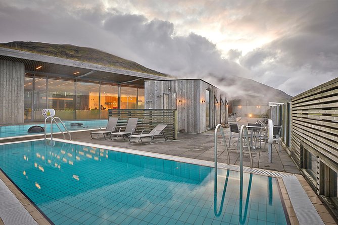 Golden Circle and Laugarvatn Fontana Geothermal Tour from Reykjavik - Coaches, pickups, and the practical weak spot