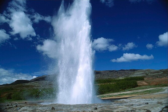 Golden Circle German-speaking small group tour from Reykjavík - Kerið crater and the colors of a volcanic bowl