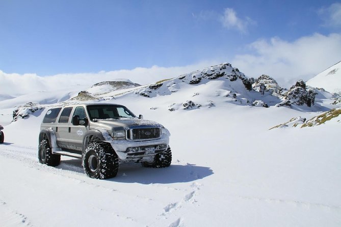 Golden Circle, Glacier & Northern Lights/Midnight sun / guided private tour - Why the glacier makes this Golden Circle tour different