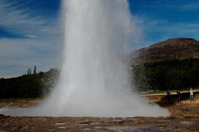 Golden Circle Iceland: Full-Day Guided Tour from Reykjavik - Who should book this day trip?