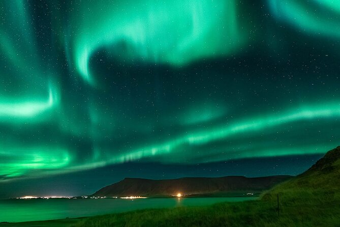 Golden Circle & Northern Lights Tour from Reykjavik - Geysir and the reliable burst of Strokkur