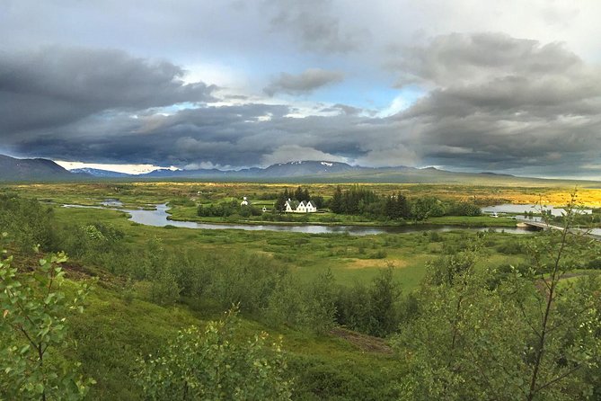 Golden Circle & Secret Lagoon & Friðheimar (lunch included) - PRIVATE TOUR - What the small private format changes