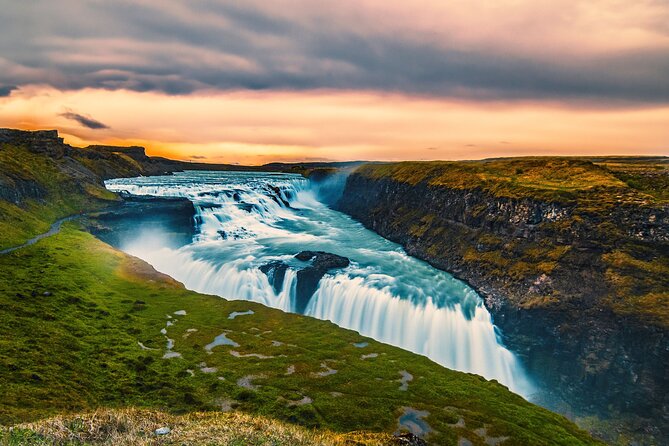 Golden Circle Tales, Tomato Farm & Kerid – Small Group from RVK - Thingvellir and Oxararfoss: geology with a human story