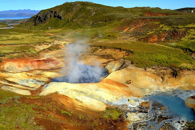 Helicopter tour from Reykjavik: Hengill Area with at site landing - From Reykjavik Airport across Hellisheiði