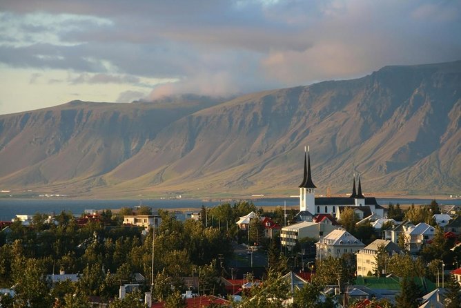 Helicopter Tour: Reykjavik City with landing at Mount Esja - A mountain landing above Reykjavik