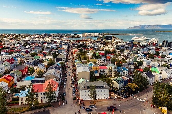 Helicopter Tour: Reykjavik City with landing at Mount Esja - What the 25 to 35 minute schedule feels like