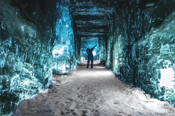 Ice Cave and Snowmobile Tour from Gullfoss - Riding across Langjökull Glacier
