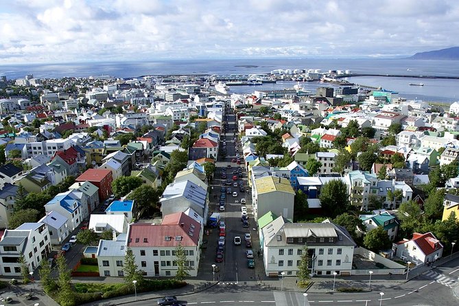 Iceland: Airport Transfers between Keflavík and Reykjavik Center - Finding the Flybus outside Keflavík Airport