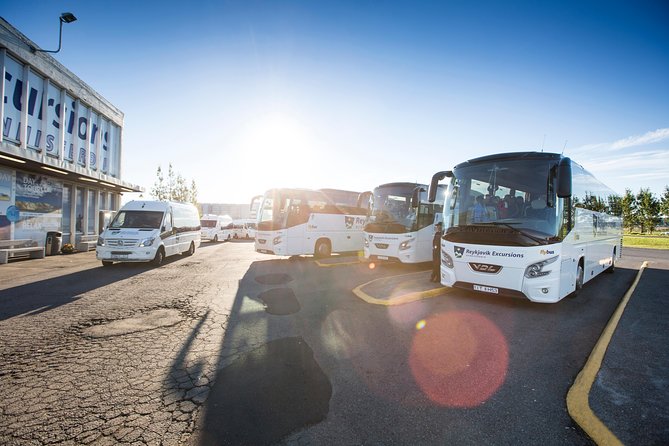 Iceland: Airport Transfers between Keflavik and Reykjavik Hotels - Who should book this transfer?