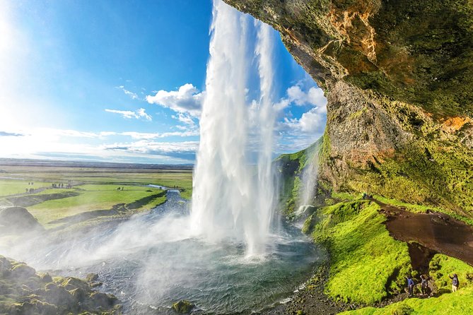 Iceland's South Coast Full Day Tour from Reykjavik - Skógafoss and the power of falling water