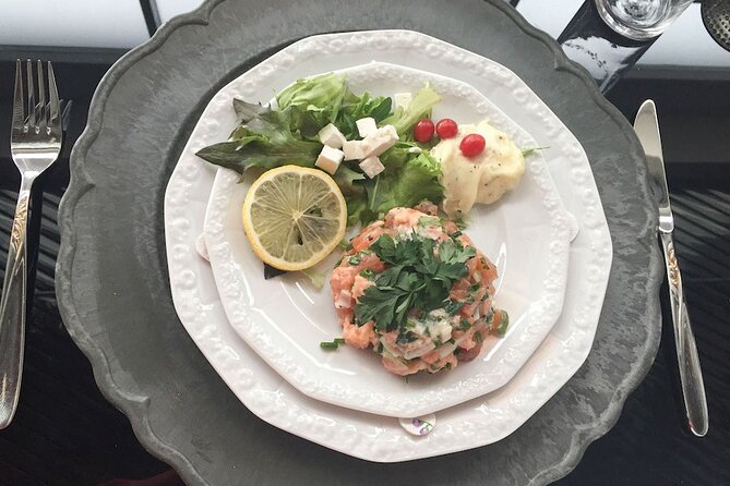 Icelandic Cooking Class in Downtown Reykjavik with Musical Hosts - Dietary requests and seasonal menus